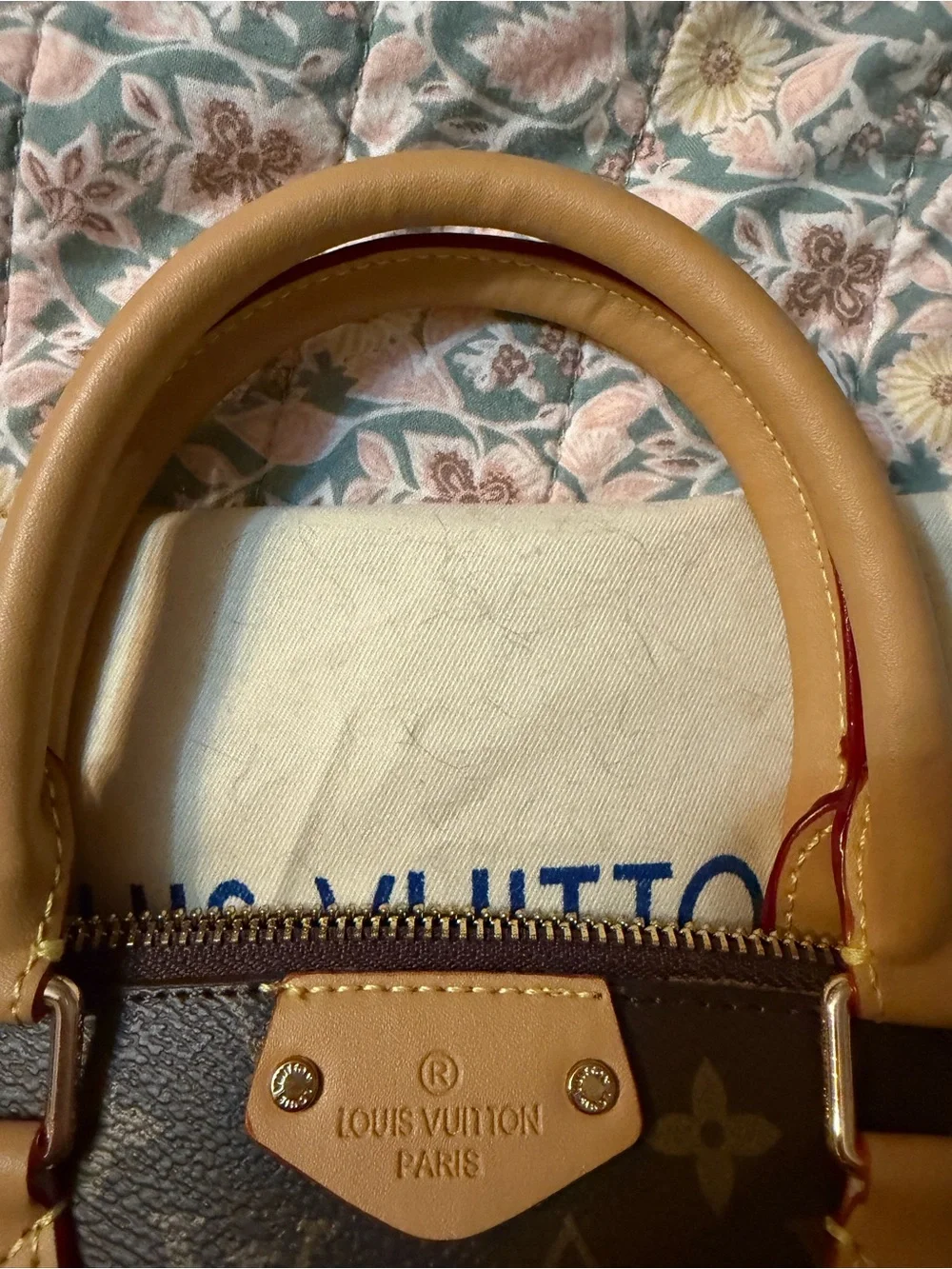 Louis Flower logo Purse. NWOT. Turenne MM Style
